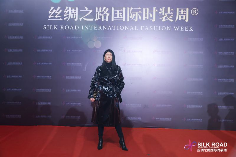 叶贝文出席2023丝绸之路国际时尚盛典暨“金嫘奖”颁奖礼